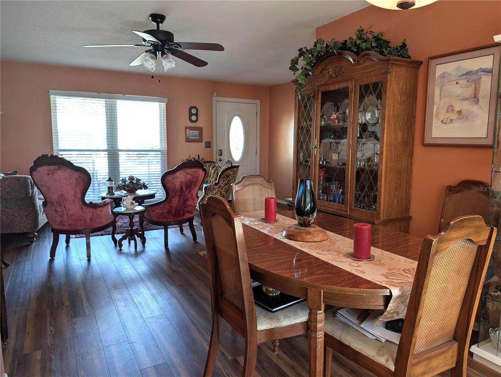 Living Room/Dining Room Combination