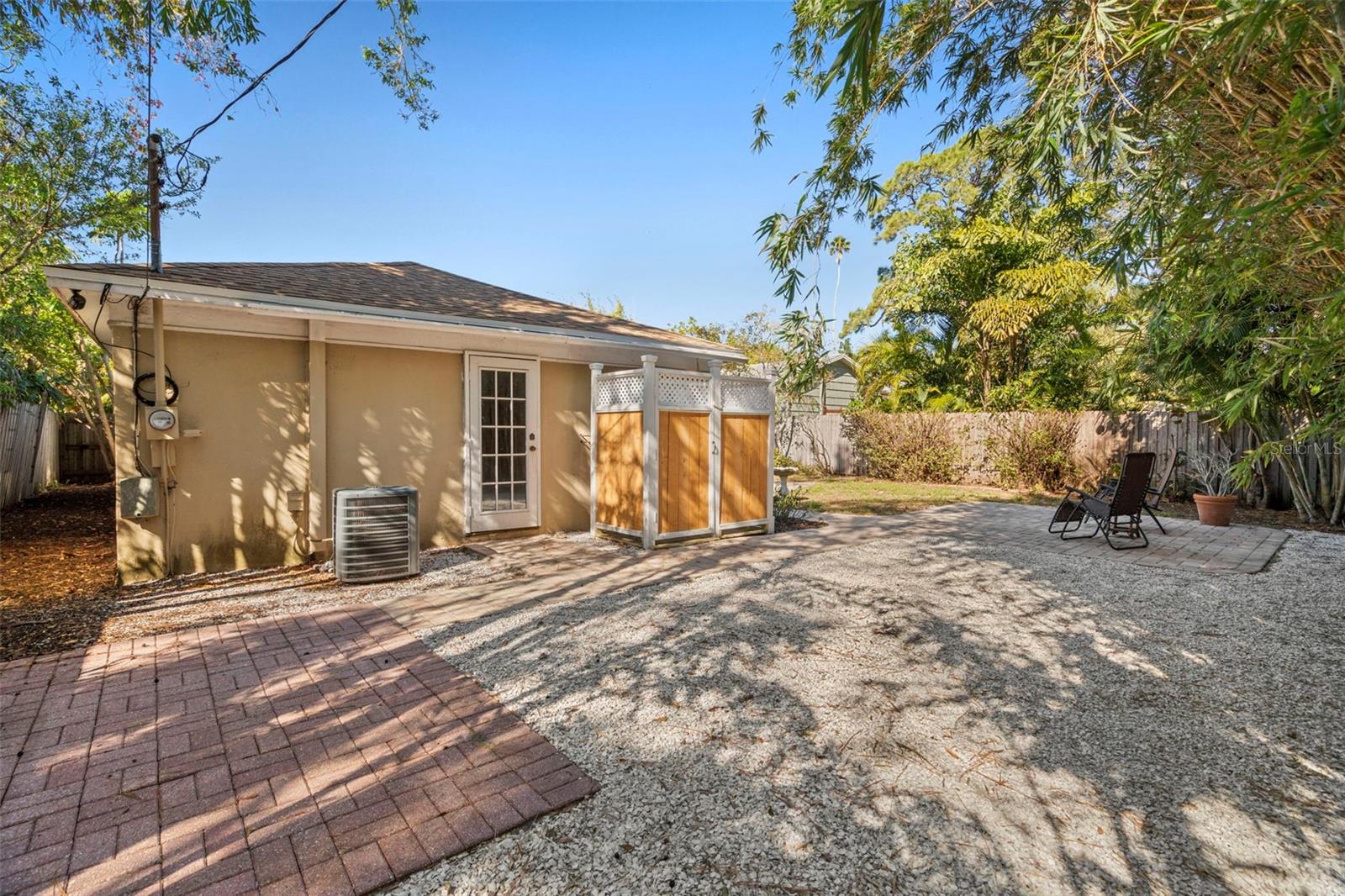 Backyard / Outdoor shower