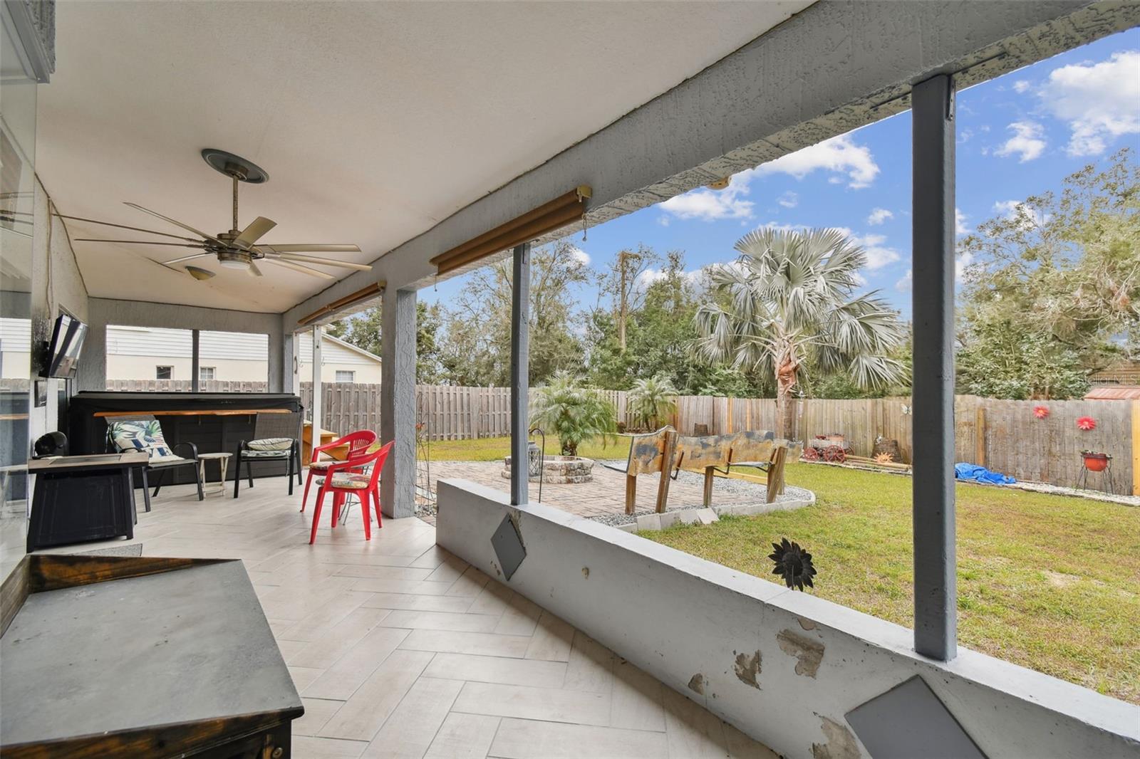 covered screened lanai