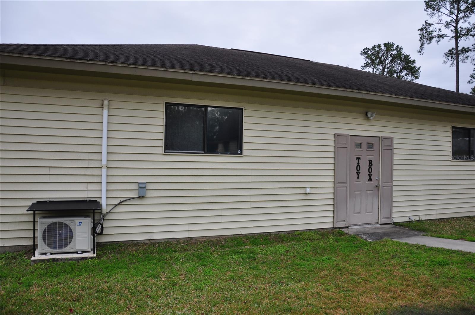 second barn 30x48 with spray booth and sewing room