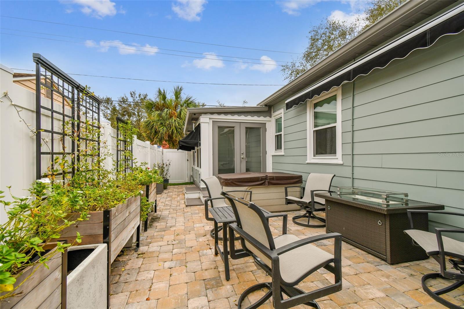 Paver back yard provides a comfortable space to relax