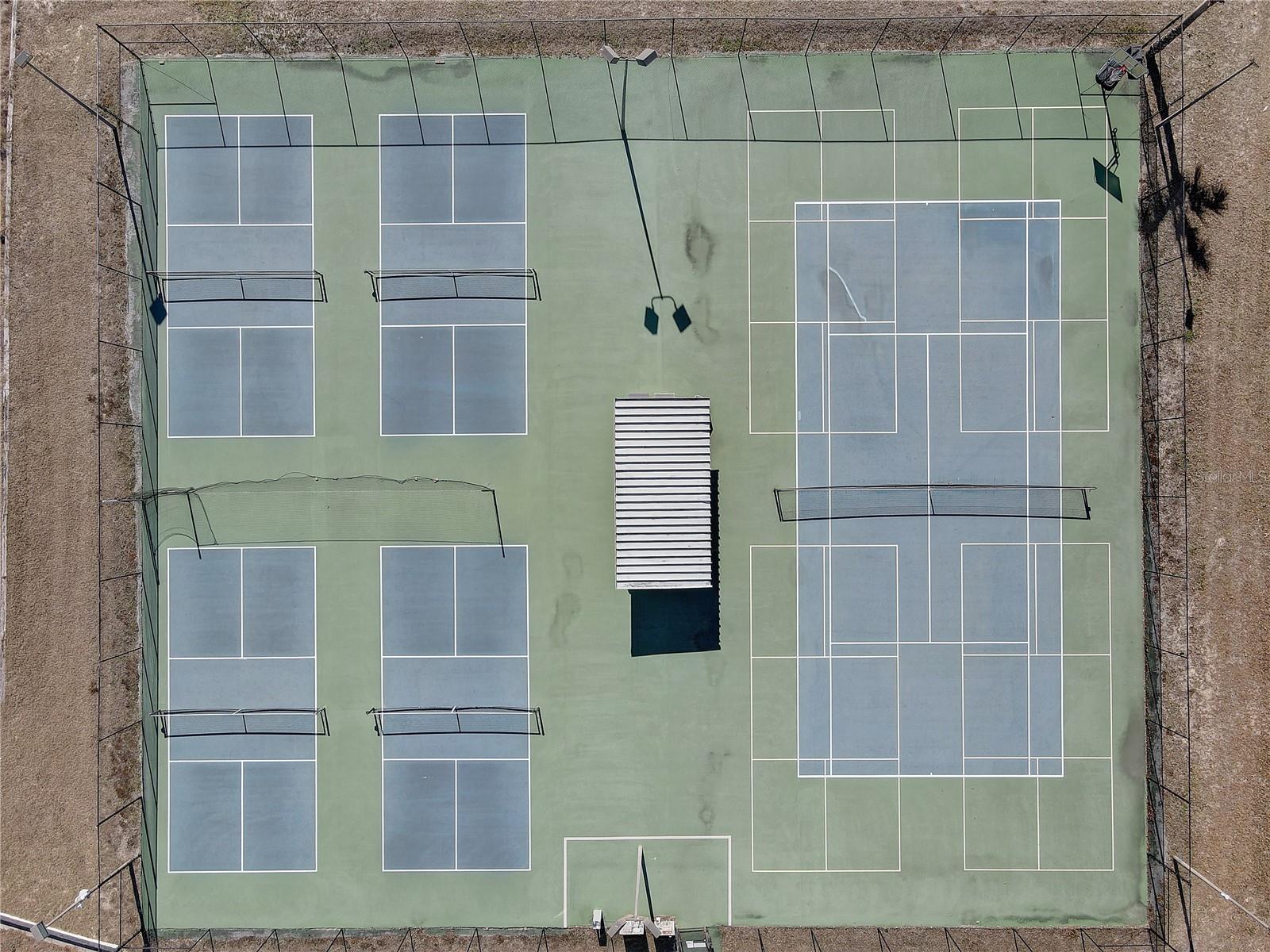 Tennis courts & pickle ball courts