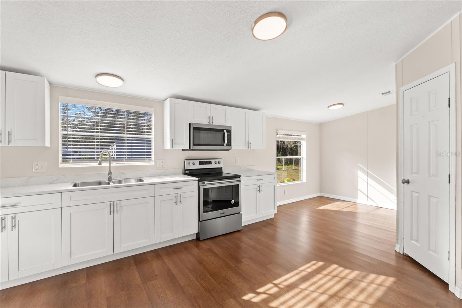 Large kitchen with breakfast nook