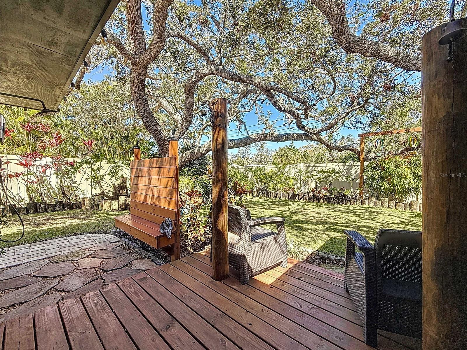 Rear Deck/Outside Shower