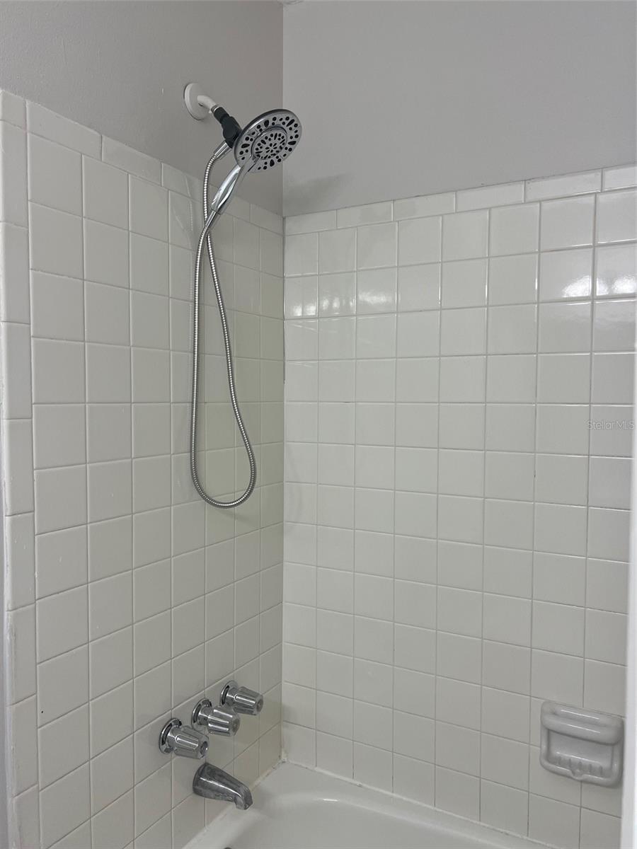 TB8337140