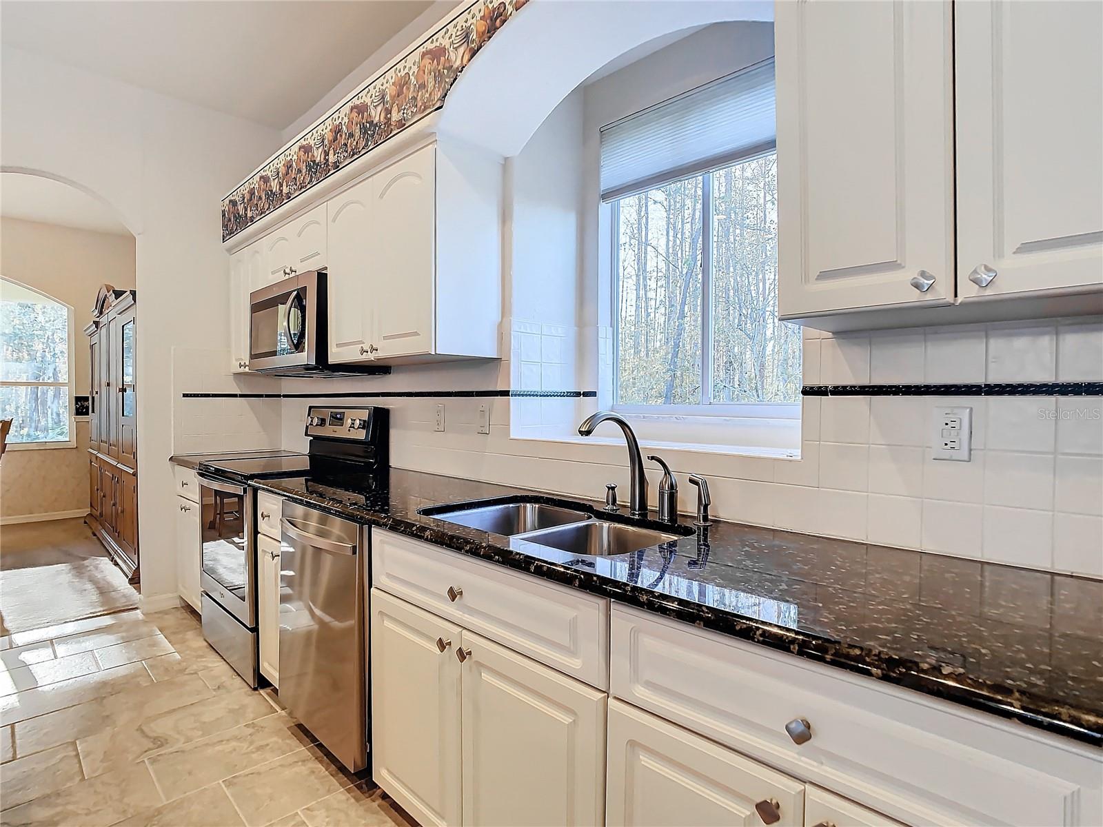 Additional photo of kitchen area