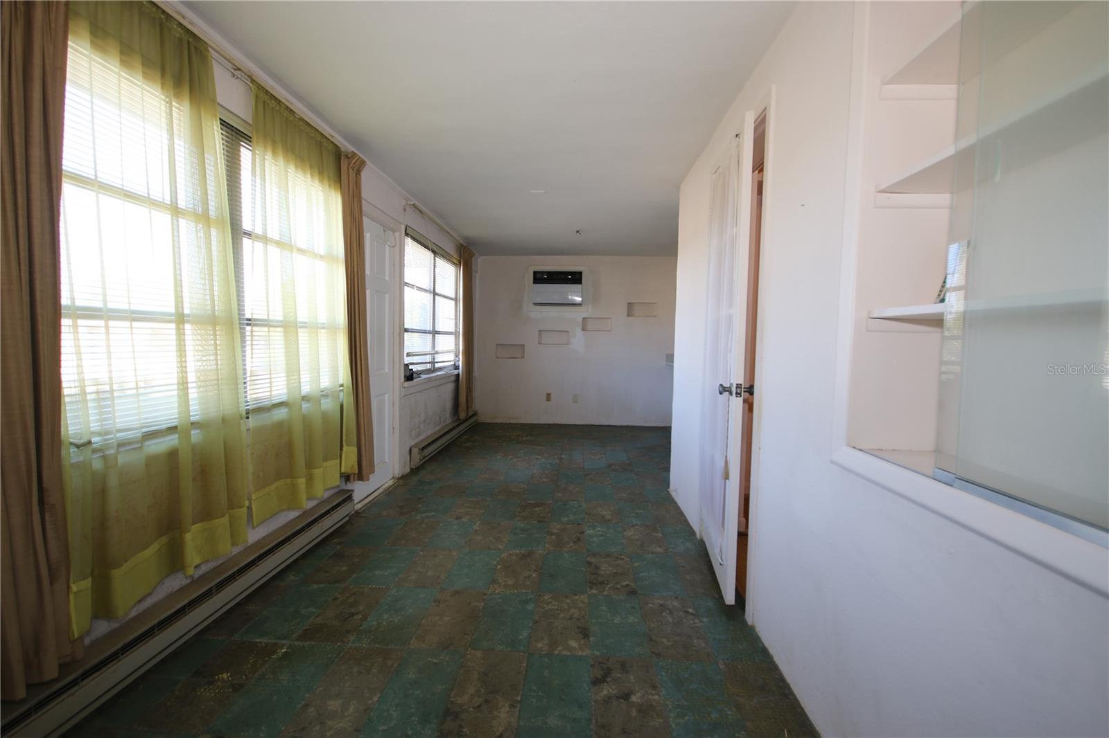 Front Entry Porch-Breezeway