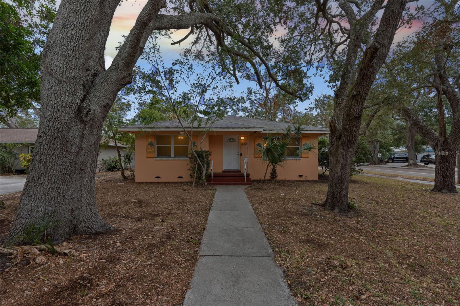 Twlight at this West facing home, a block off the water.