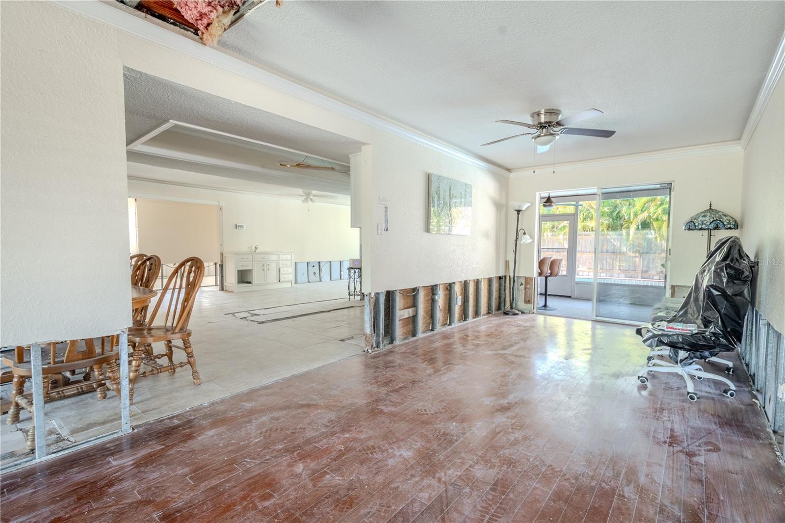 The dining room is open to the kitchen.