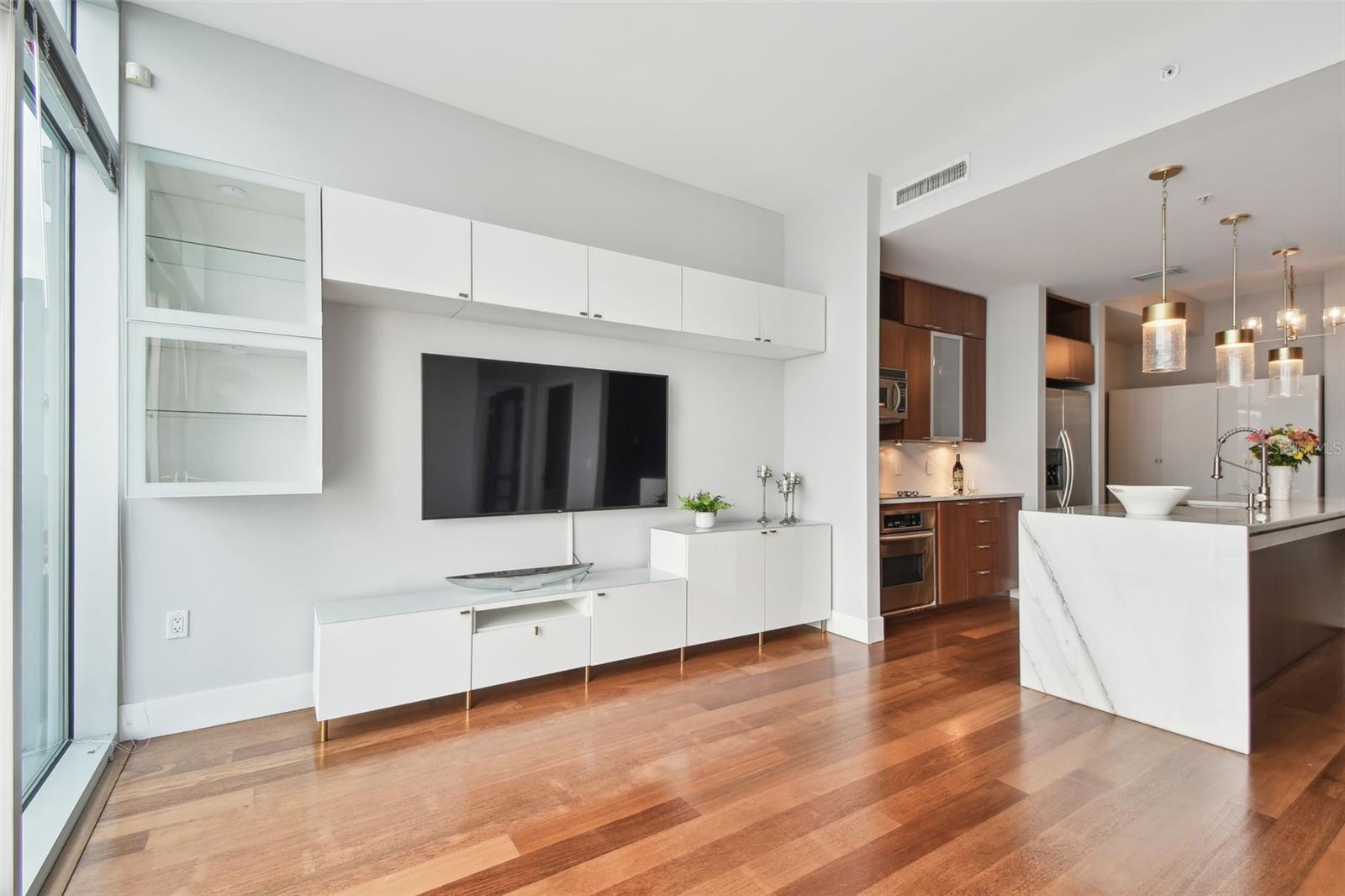 Living room/kitchen combo.