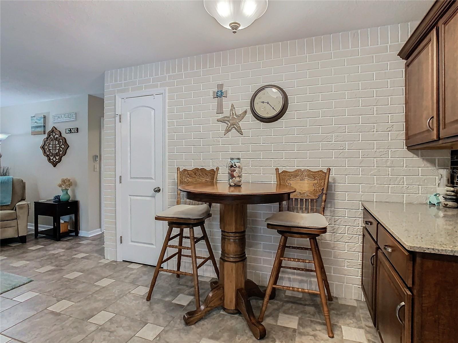 Kitchen eating area