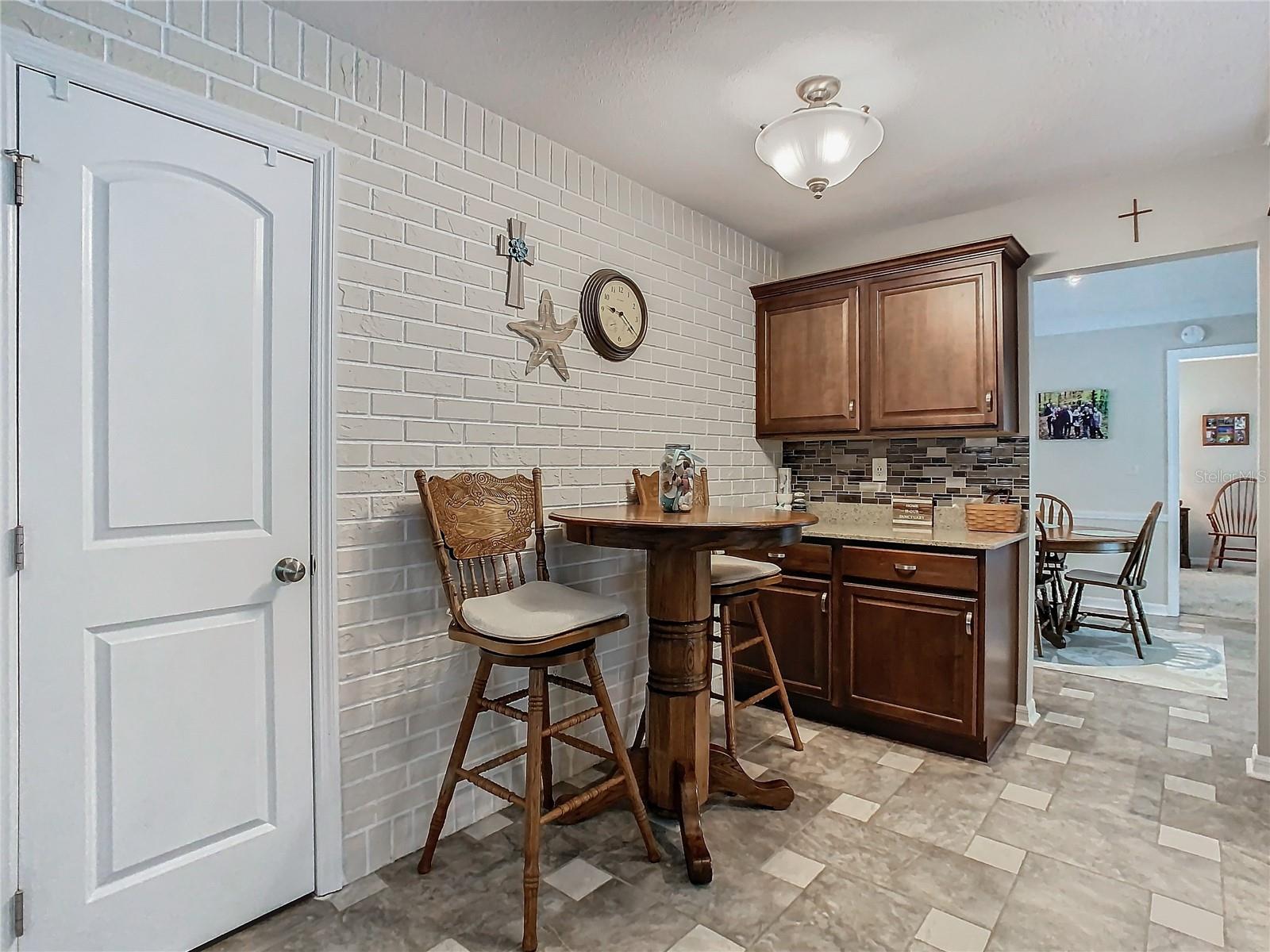 Kitchen eating area