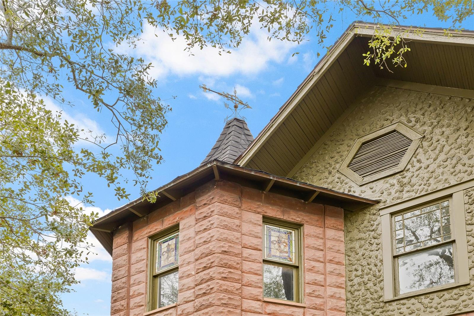 Bungalow and Queen Anne architectural styles