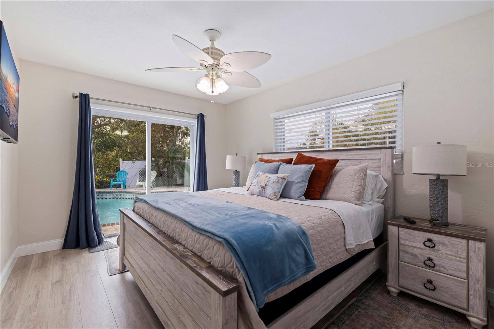 Third bedroom with private access to the pool area!