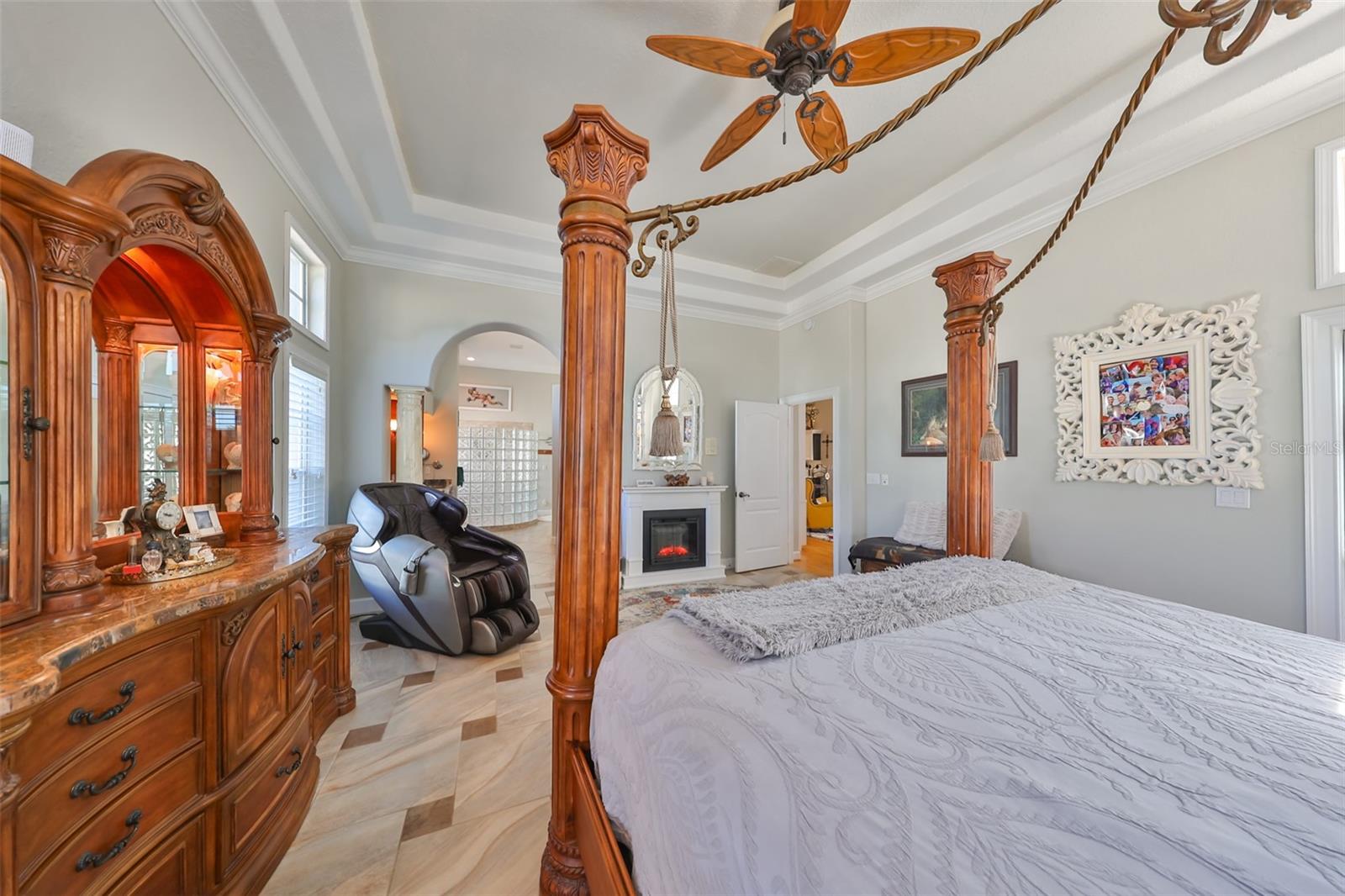 Ensuite Double Tray Ceiling, Porcelain Tile