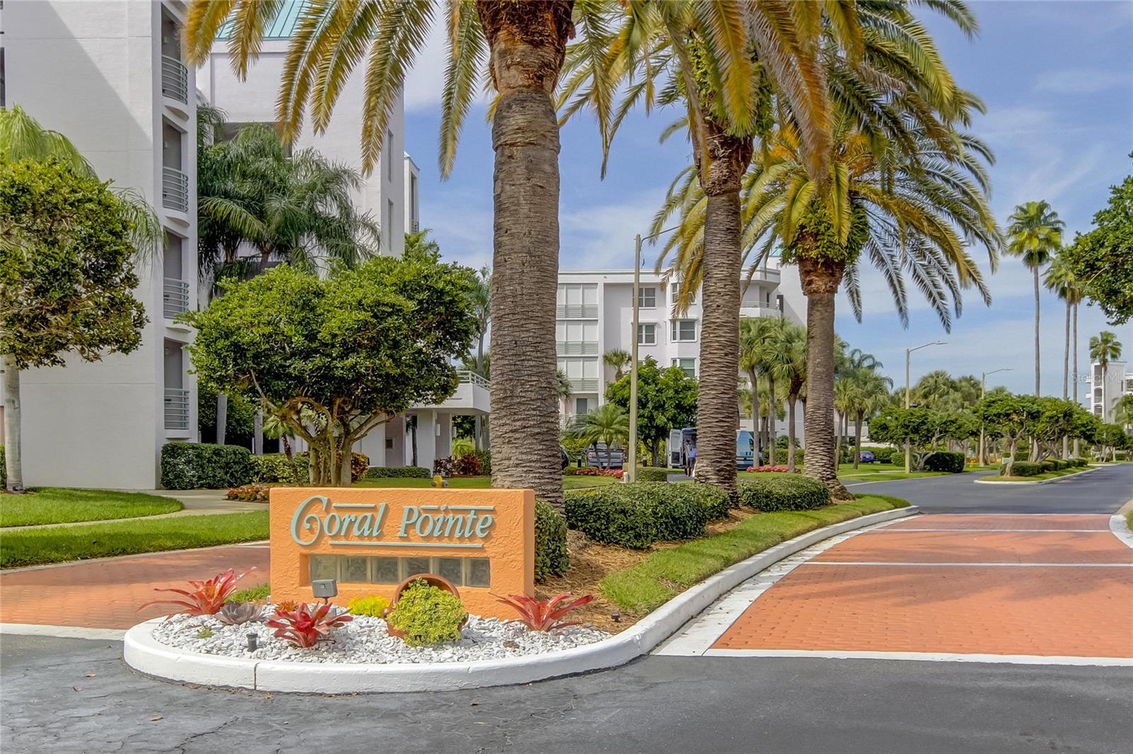 Coral Pointe Entrance