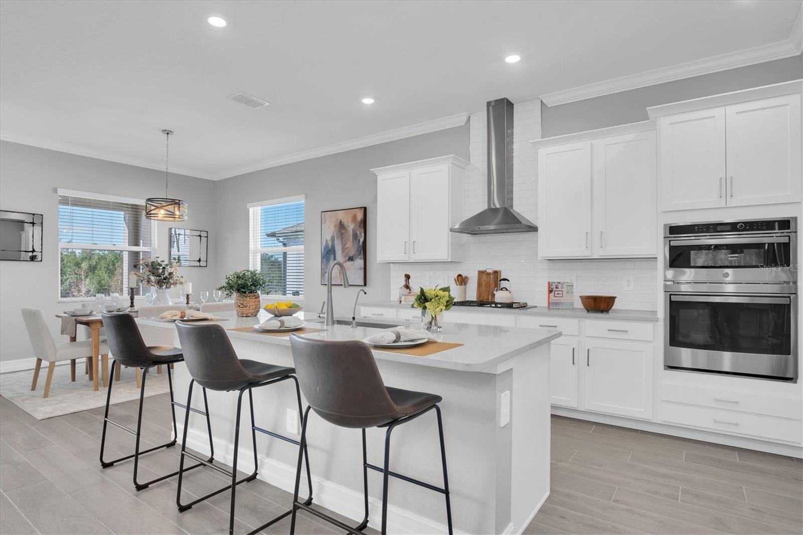 GORGEOUS GOURNET KITCHEN