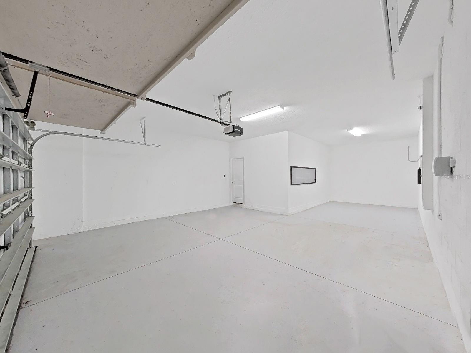 3 car garage (tandem parking)