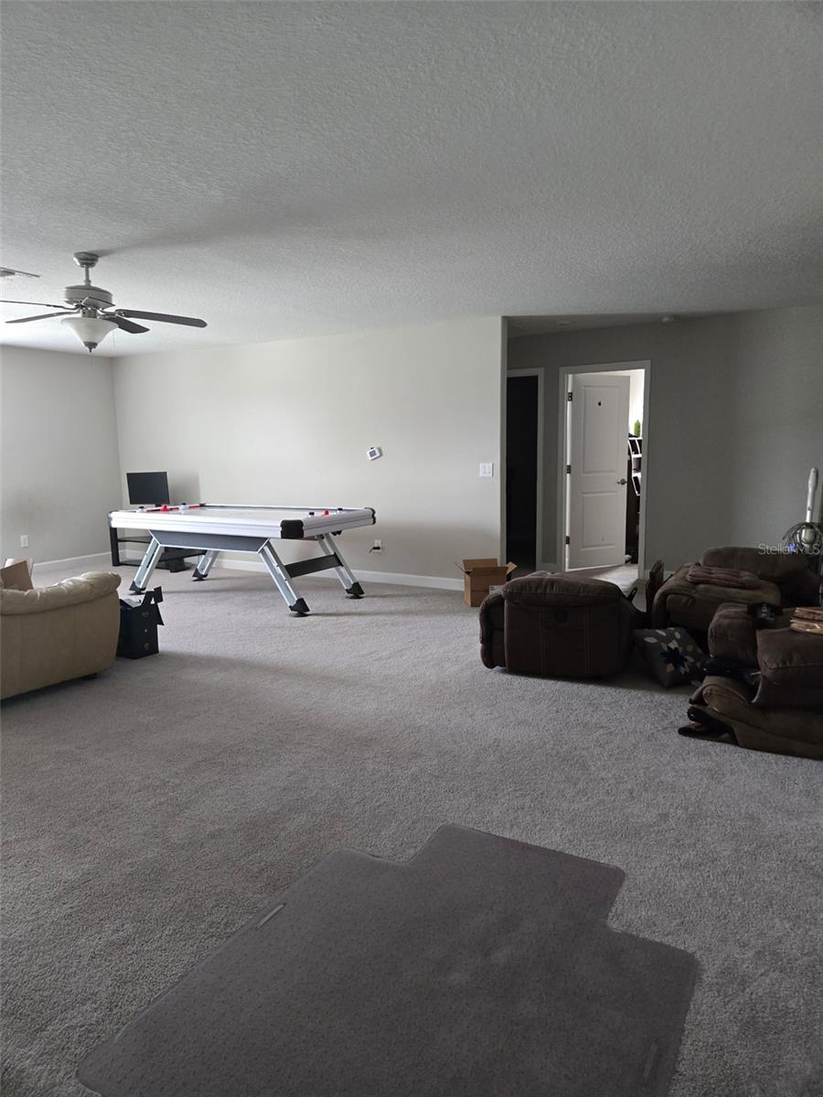 LARGE BONUS ROOM