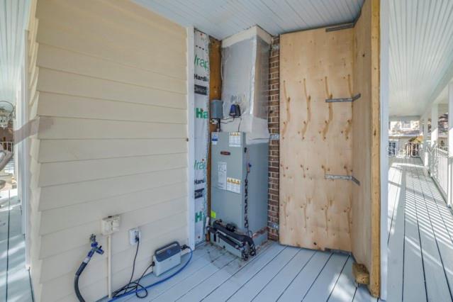 Verandah Air Handler Closet Access