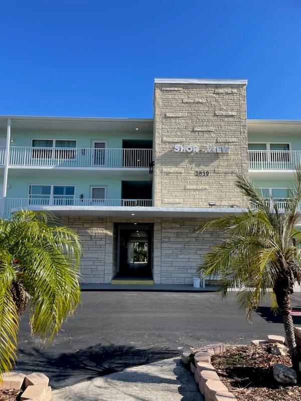front with elevator