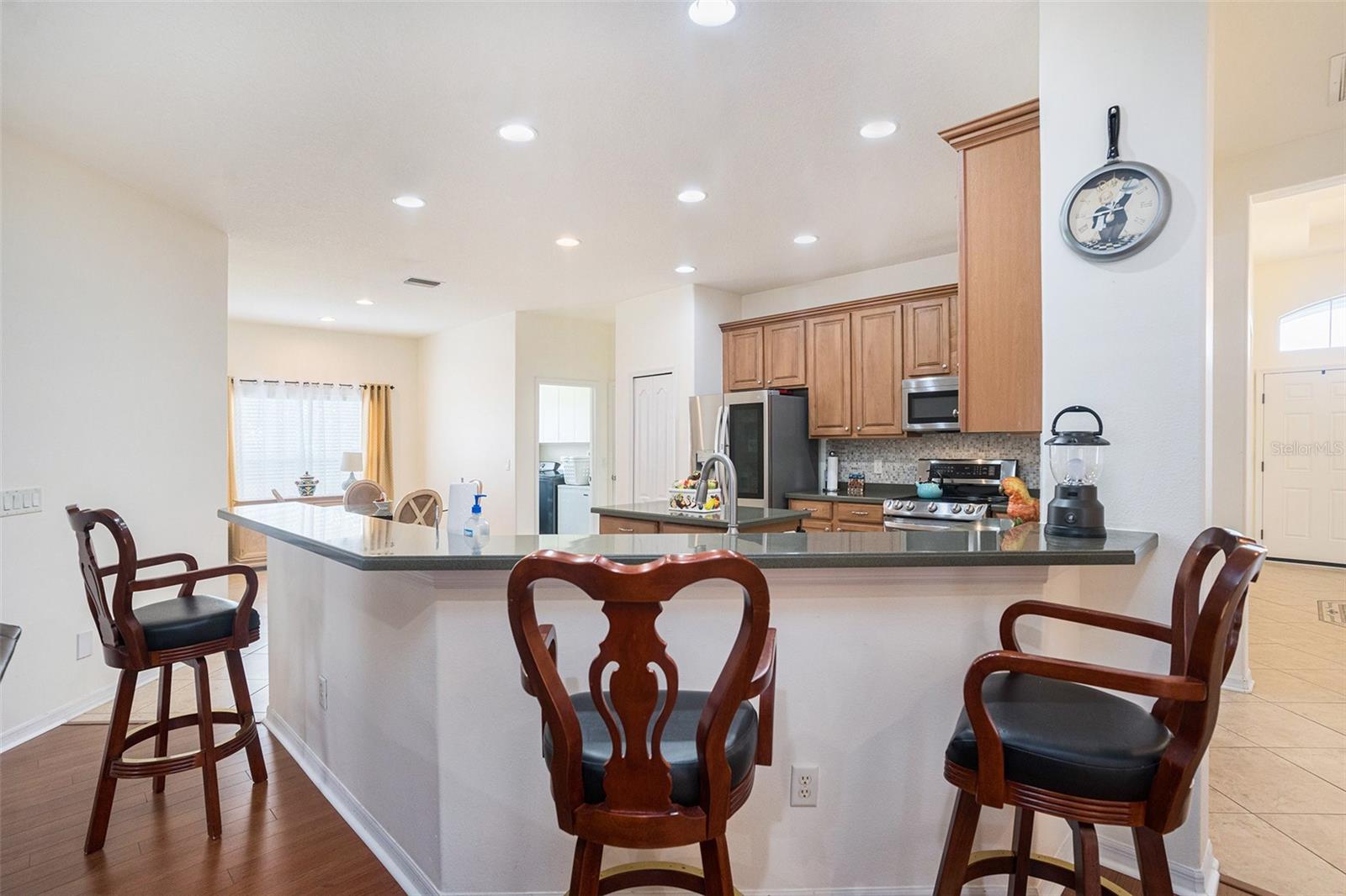 Breakfast bar