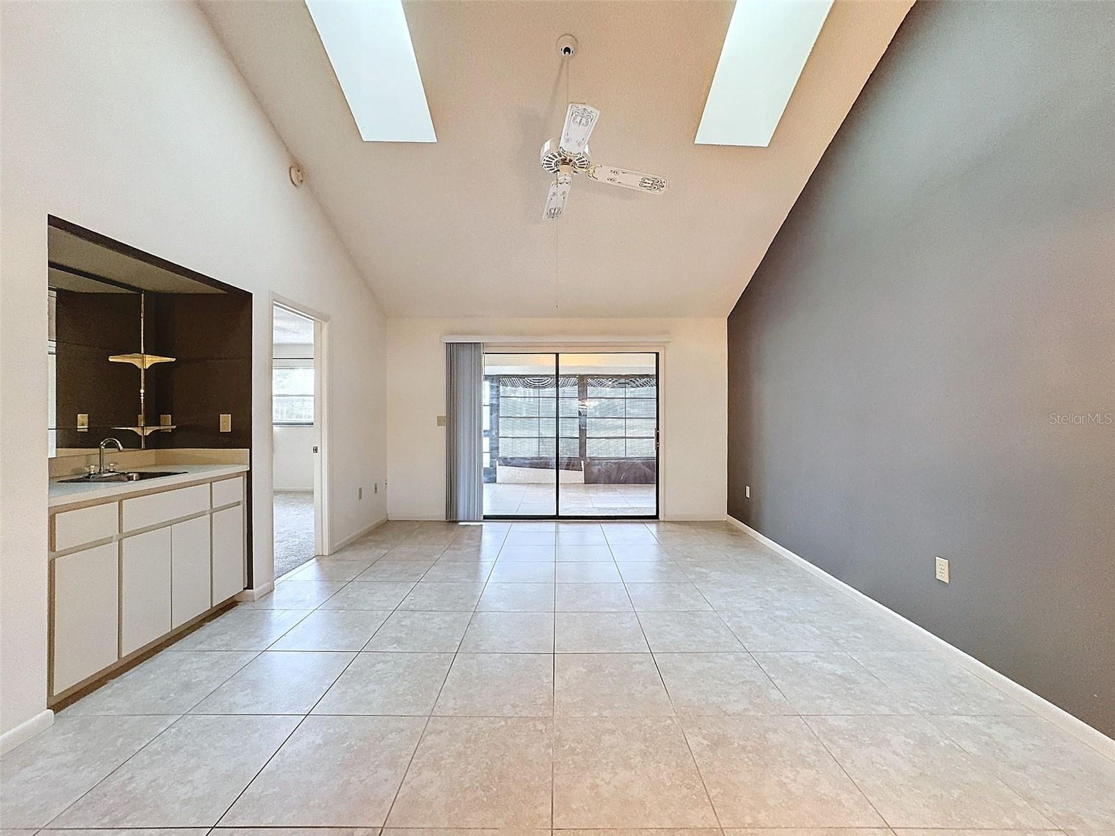 Living/Dining Area with wet bar