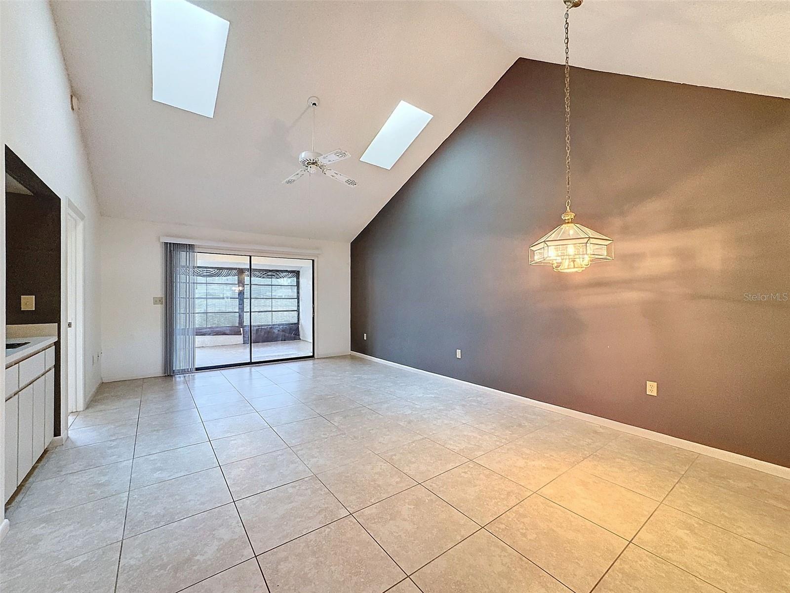 Living/Dining Area with wet bar