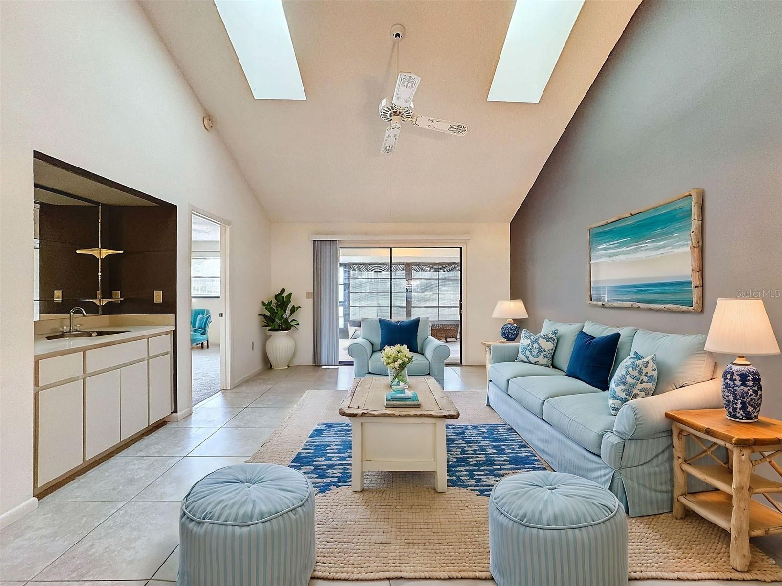 Living/Dining Area with wet bar