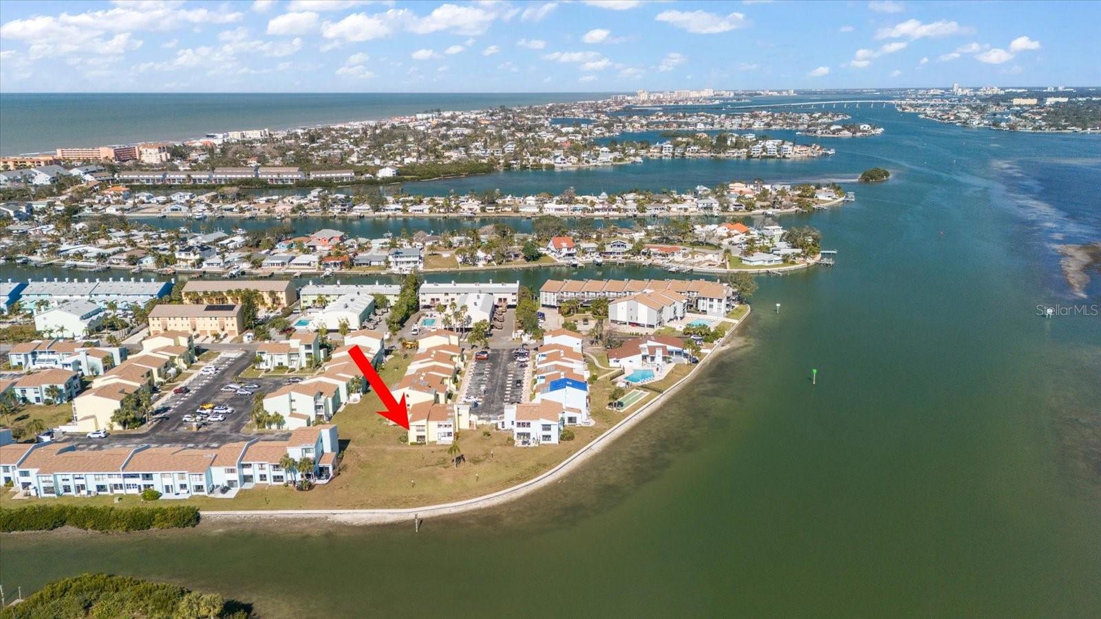 LOCATED DIRECTLY ON THE INTRACOASTAL