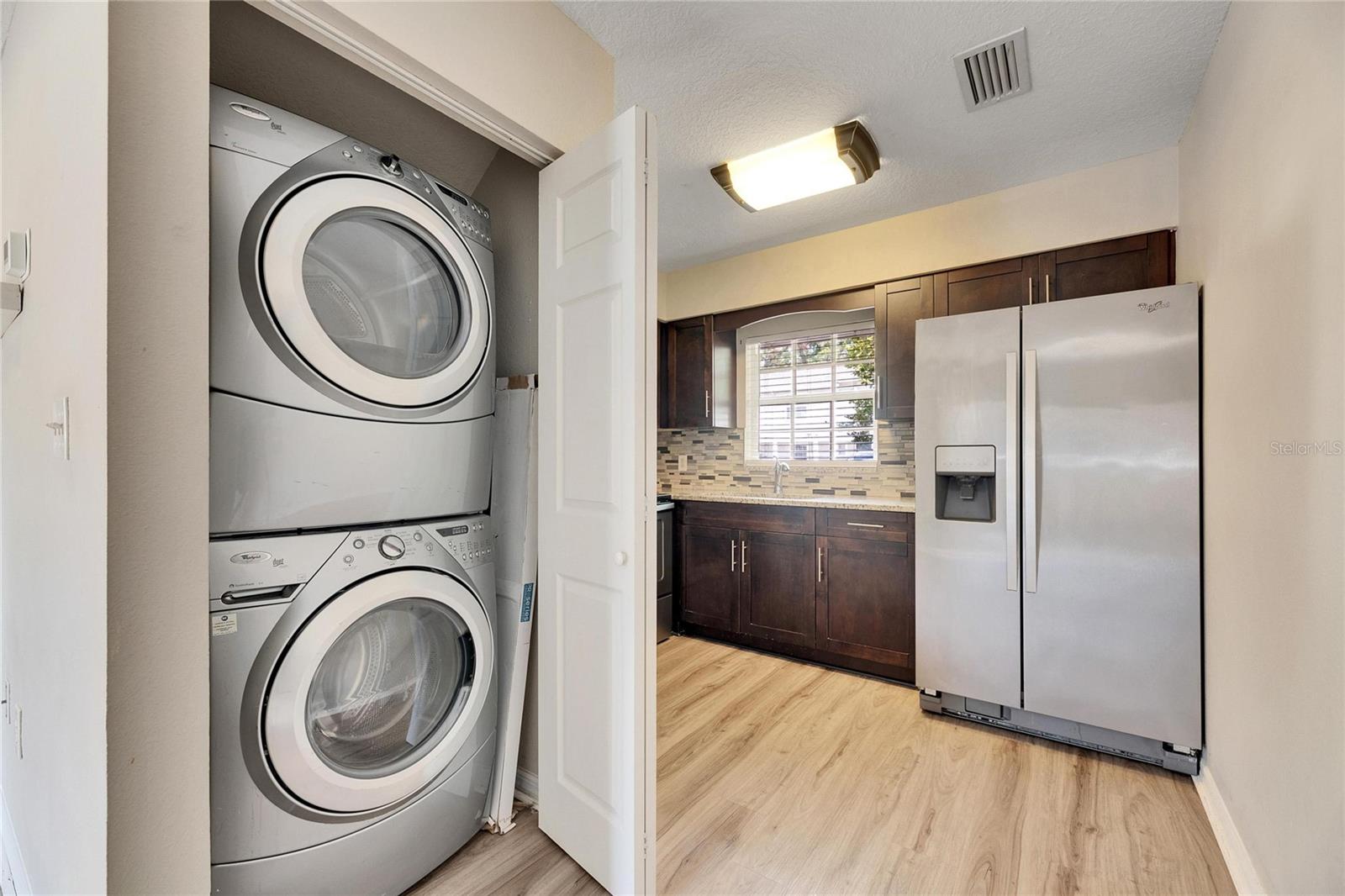 washer dryer included