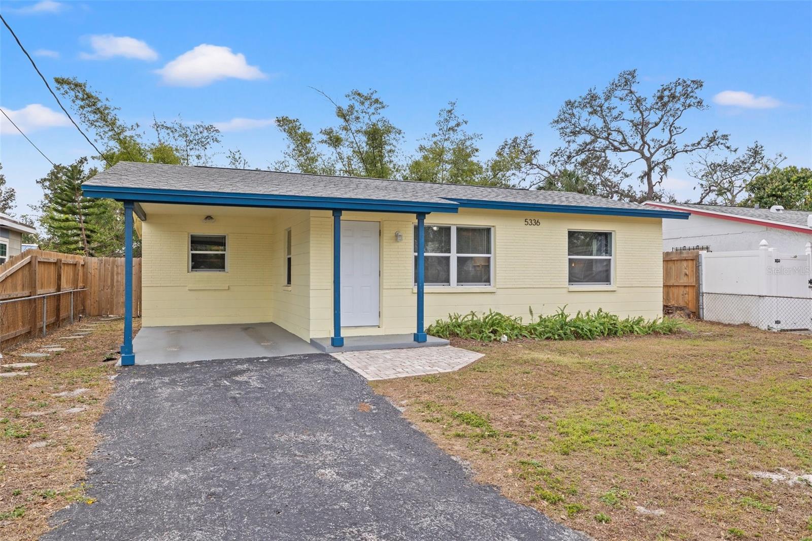 1 car carport & covered entry