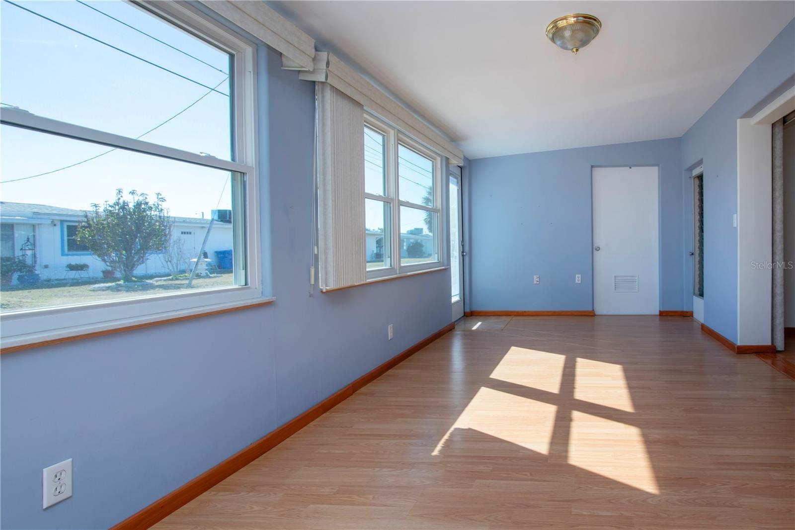 Florida/Family Room-door to Inside Laundry Room