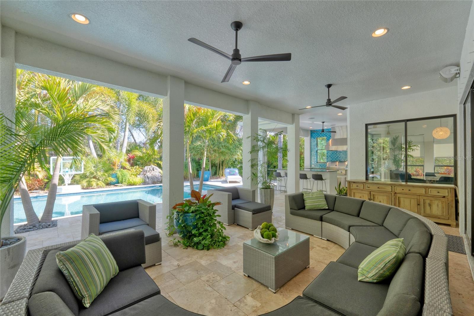 Incredibly spacious covered lanai!