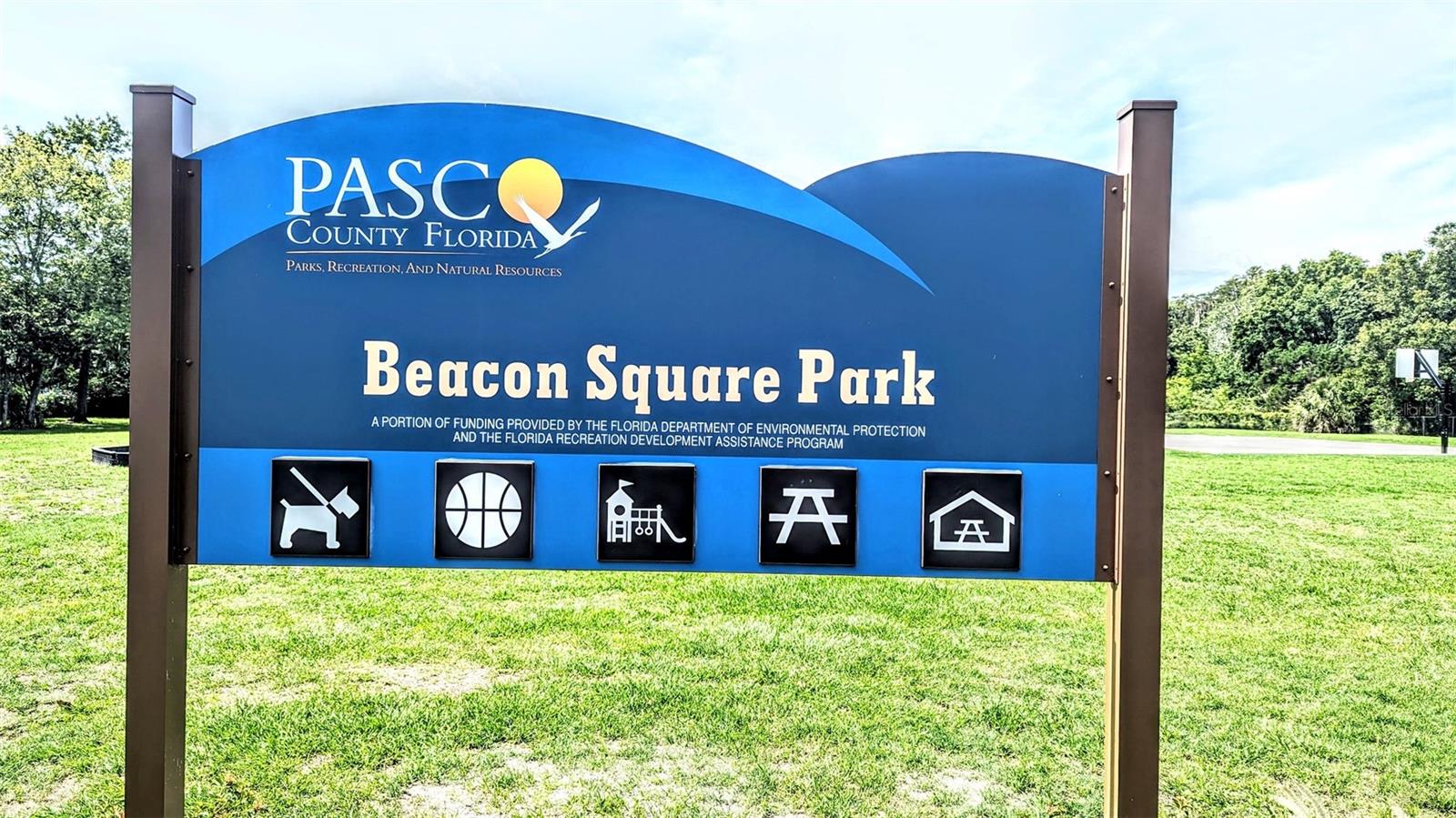 This park is within walking distance of your new home. It's a great place to walk your dog, have a picnic, play some Hoops, or just relax and enjoy the scenery.