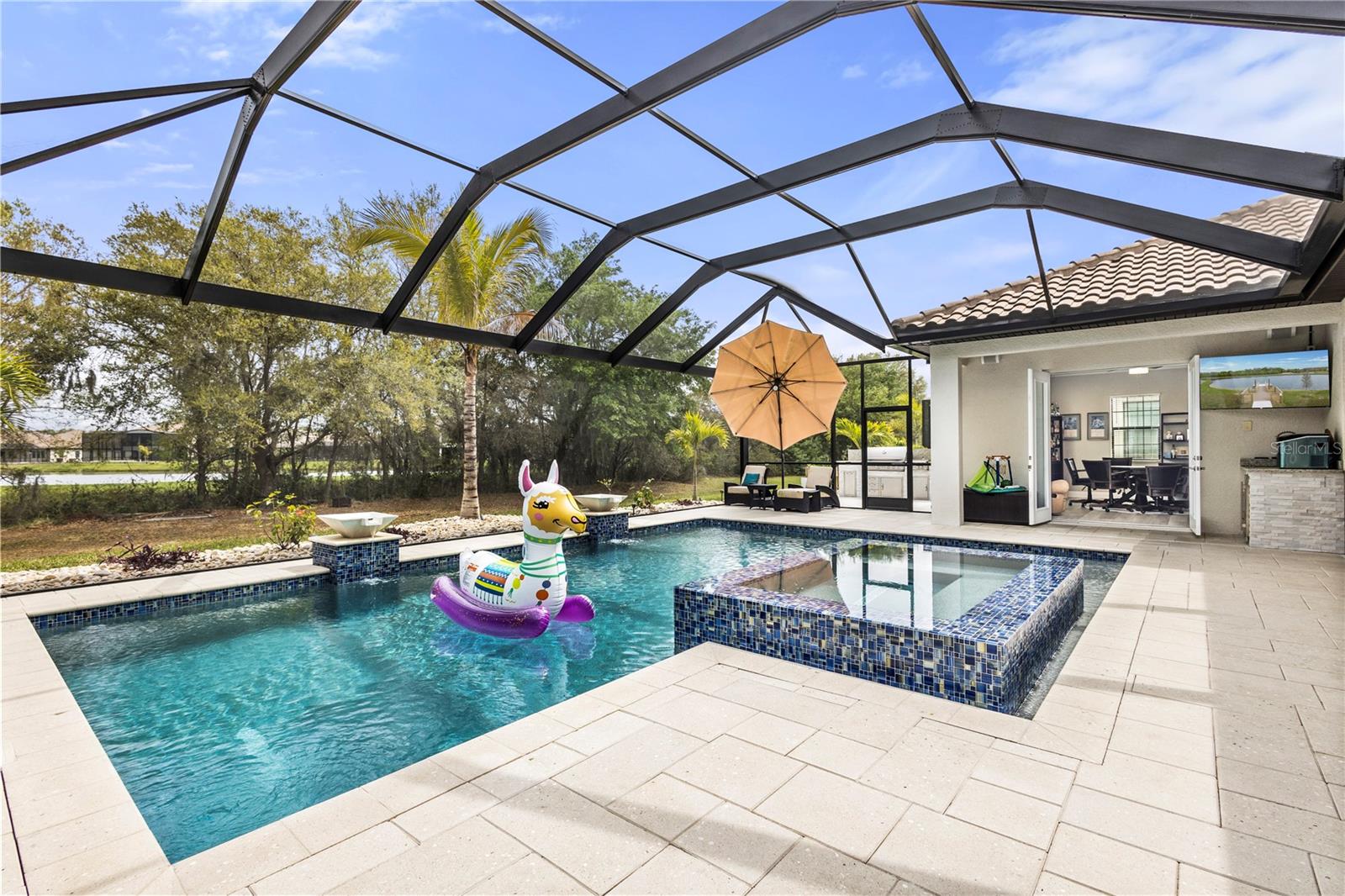 Saltwater Pool & Spa, outdoor kitchen, wet bar and main floor Bonus Room!