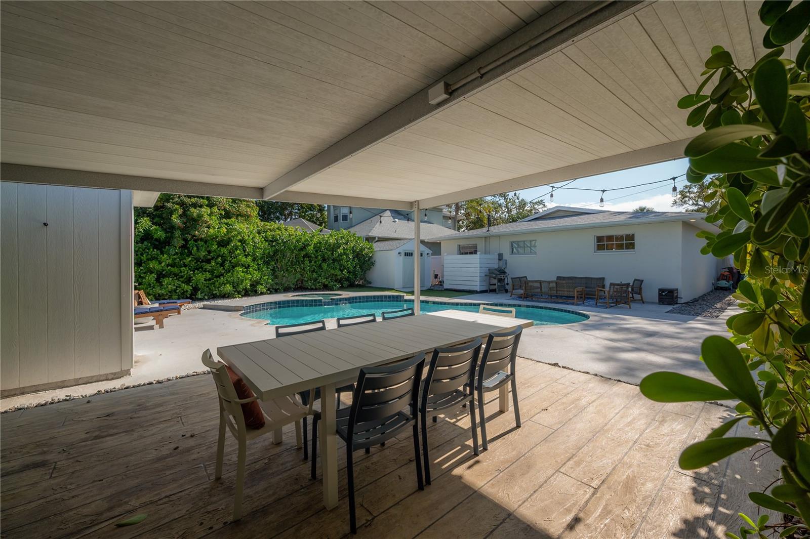 Pool Cabana & Half Bath