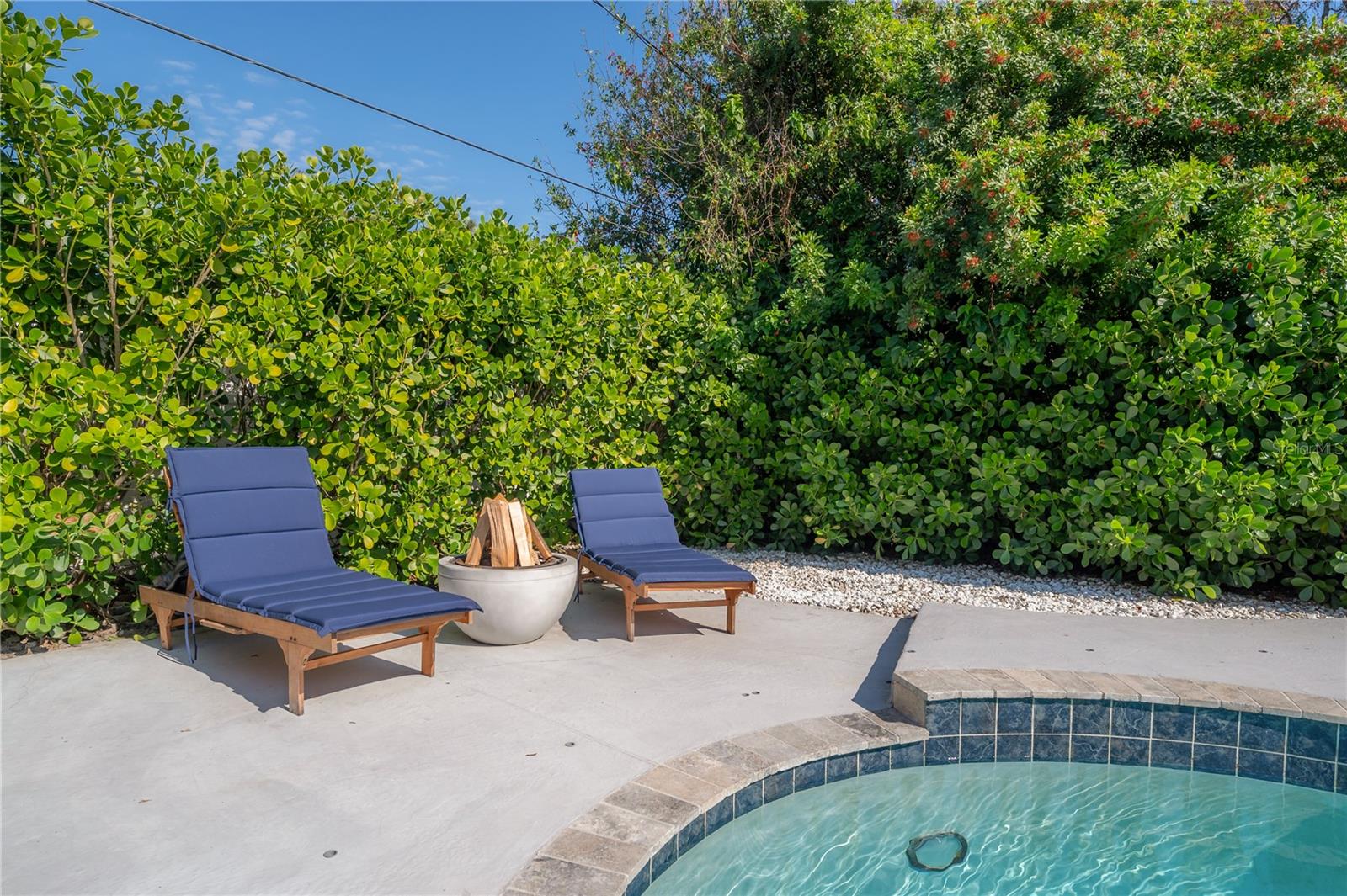 Huge backyard, perfect for entertaining or just soaking up the sun.