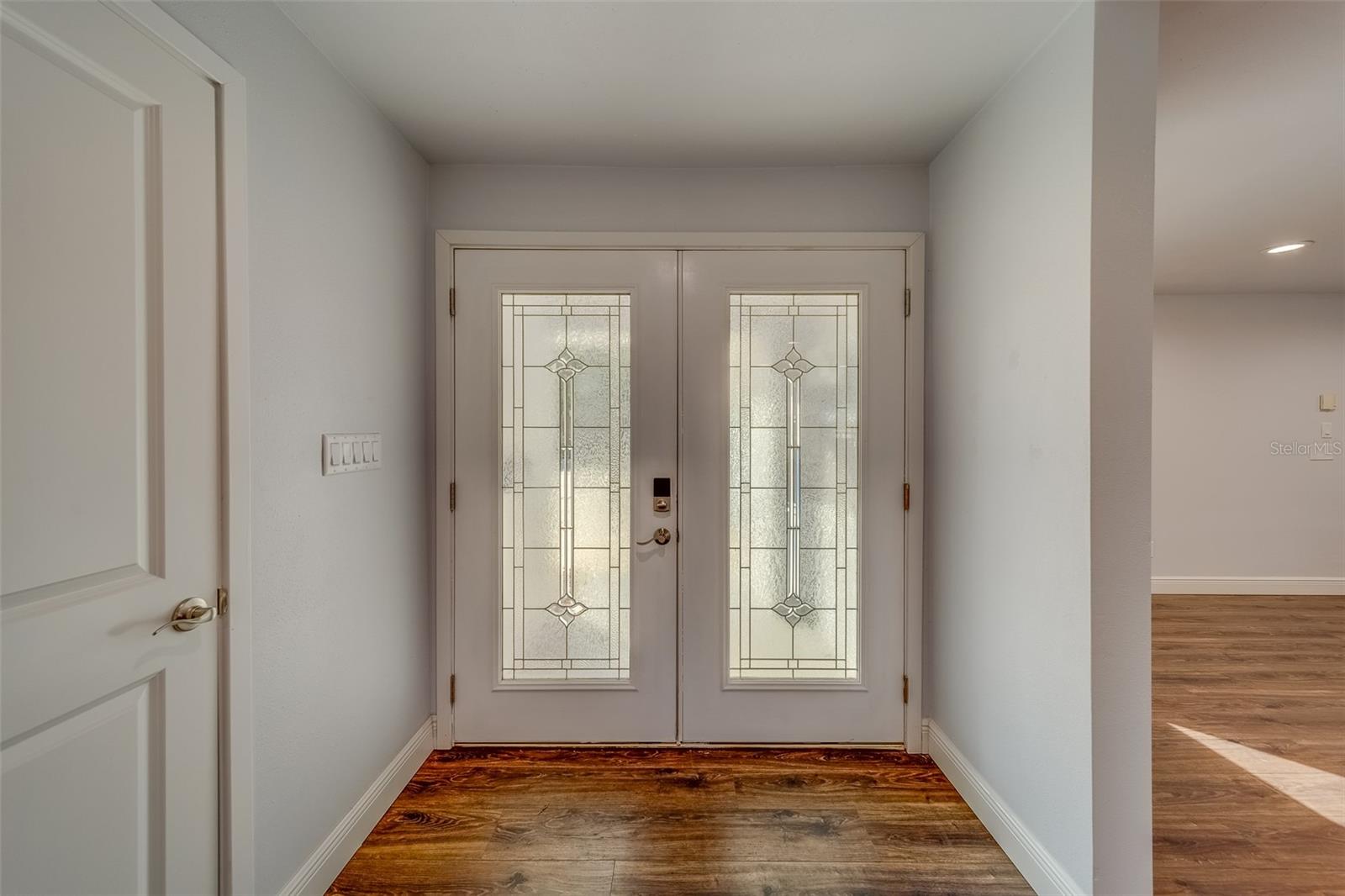 DOUBLE DOOR FRONT ENTRY