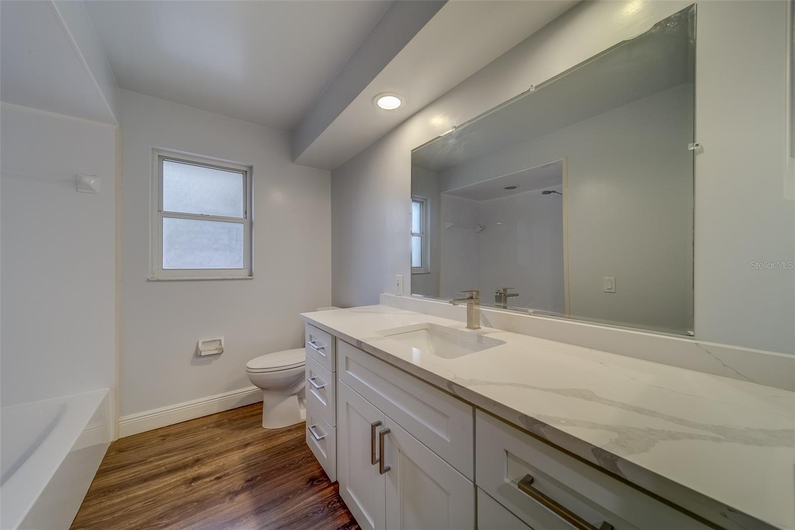 HALL BATH WITH BATHTUB