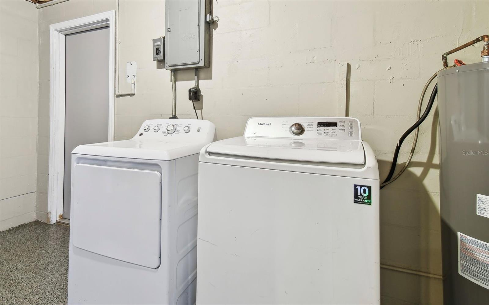 Wash & Dryer in separate laundry room