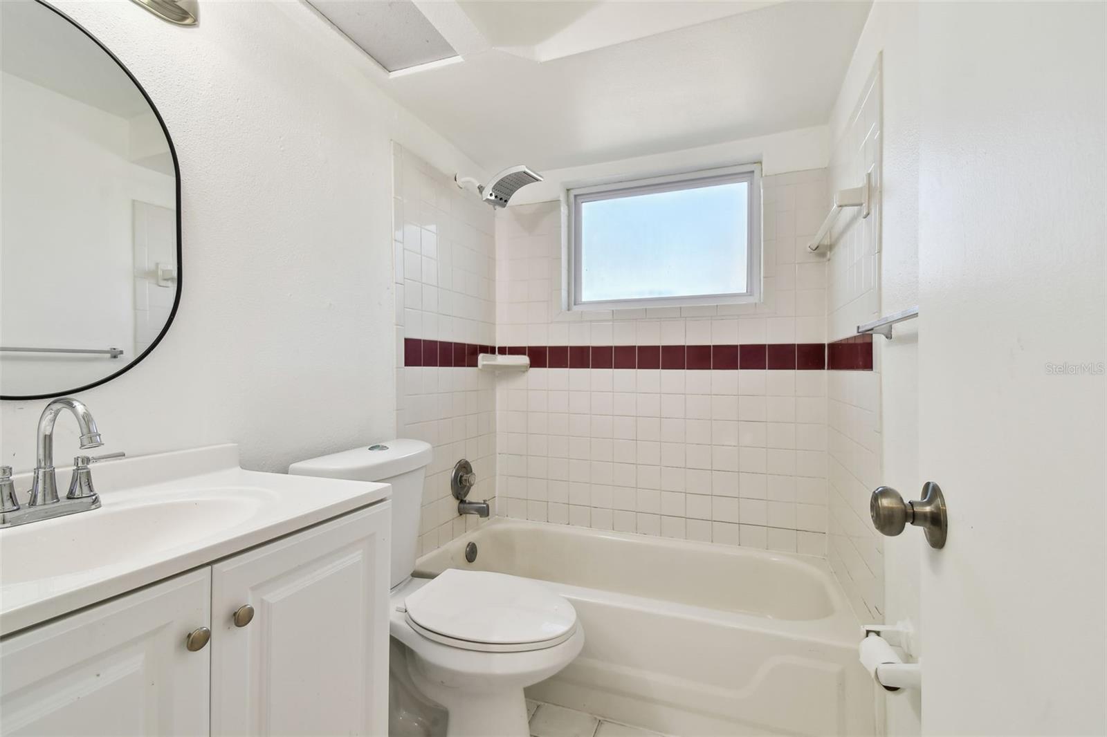 Full Bathroom in Hallway - New fixtures