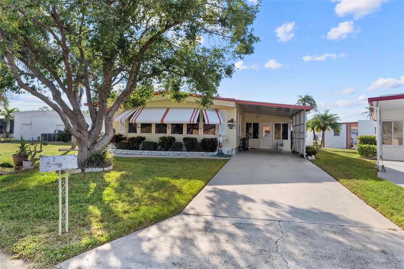 FRONT LONG DRIVEWAY