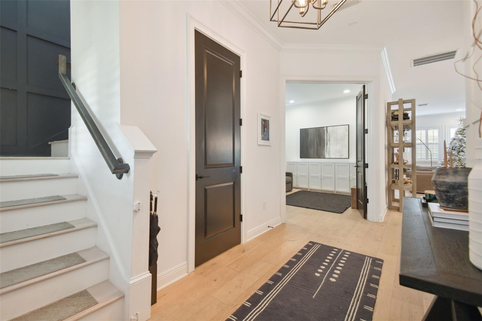 Entry / Foyer