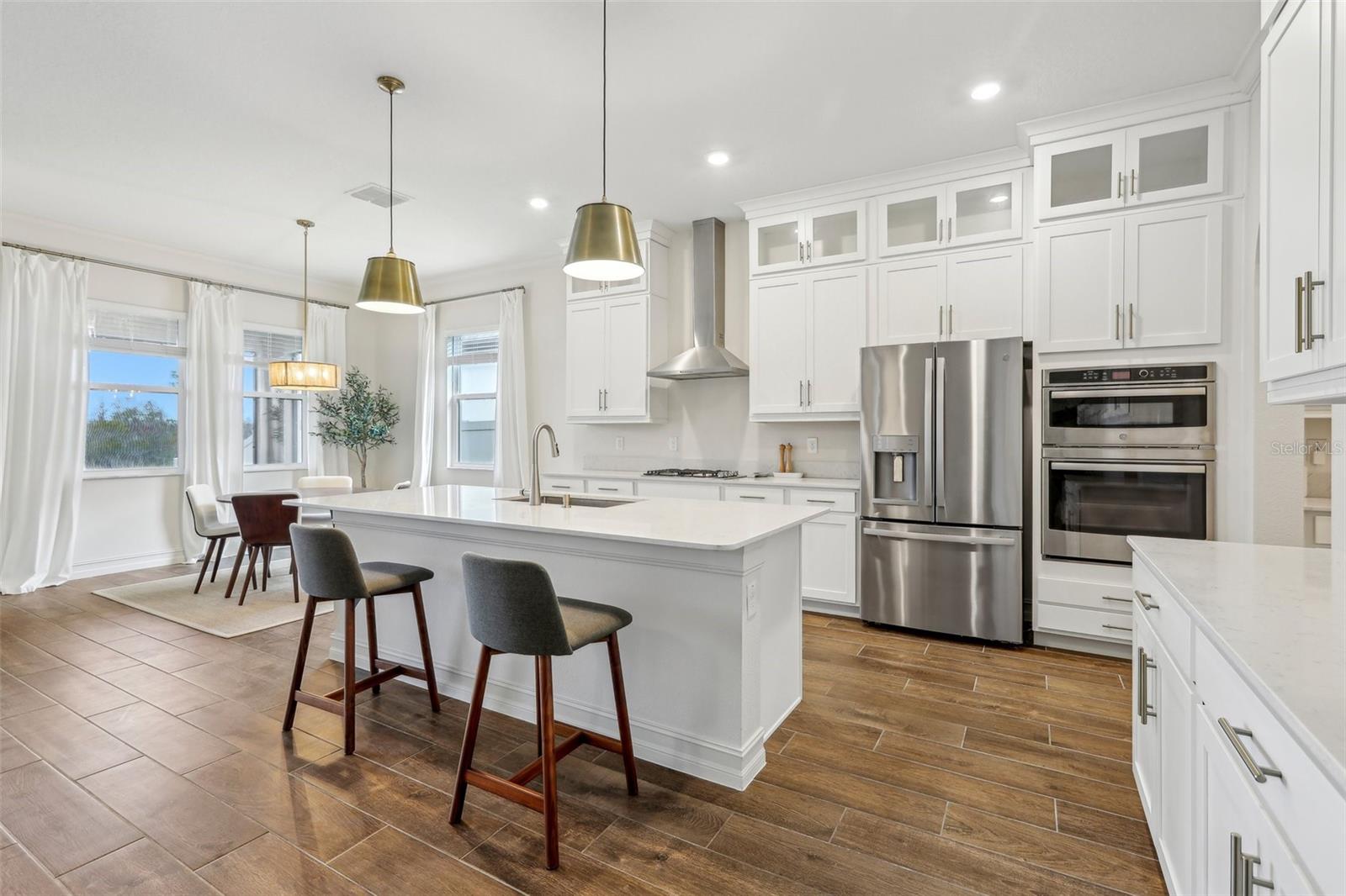 kitchen floor to ceiling shaker cabinets