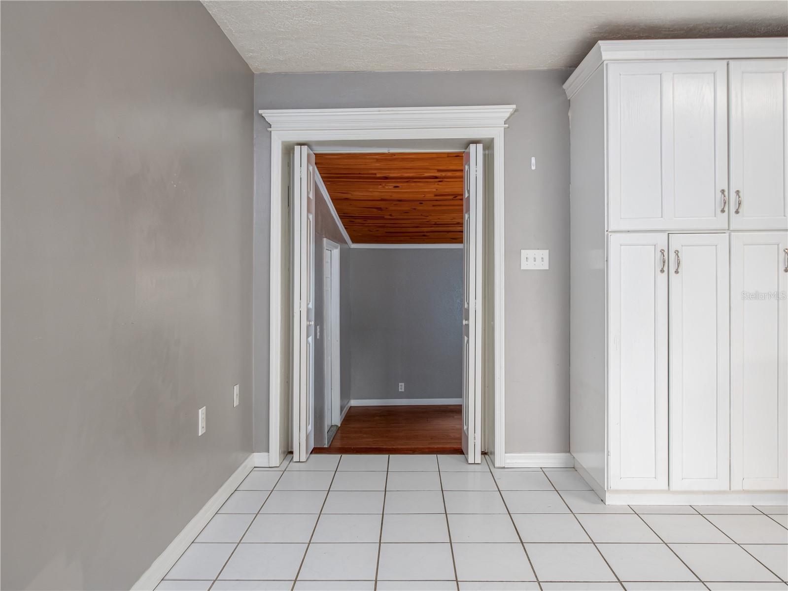 Kitchen heading into family room