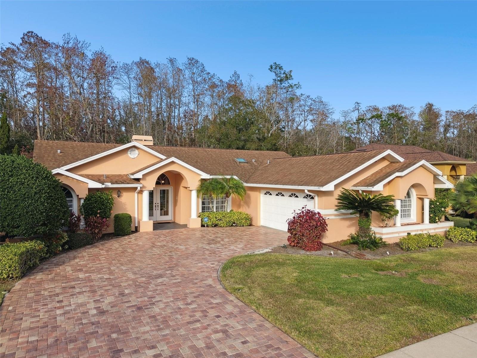 long pavered driveway..perfect for parking!