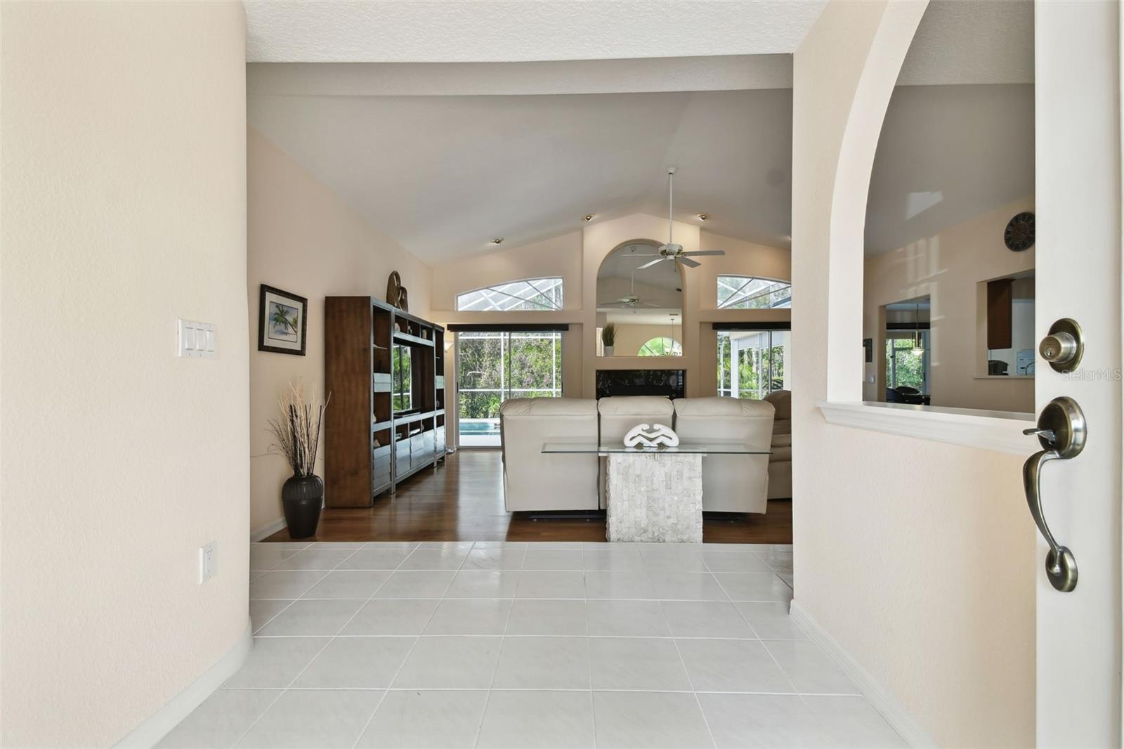 entry way to the open floorplan great home