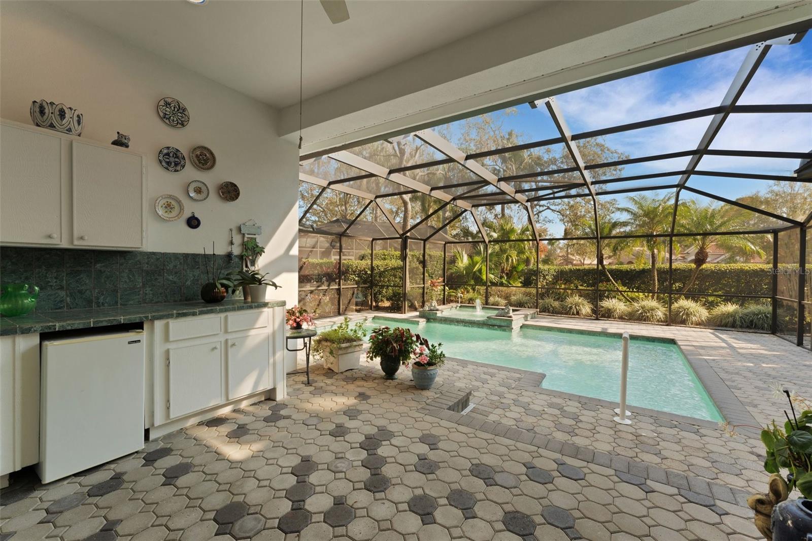 Pool with Kitchen area