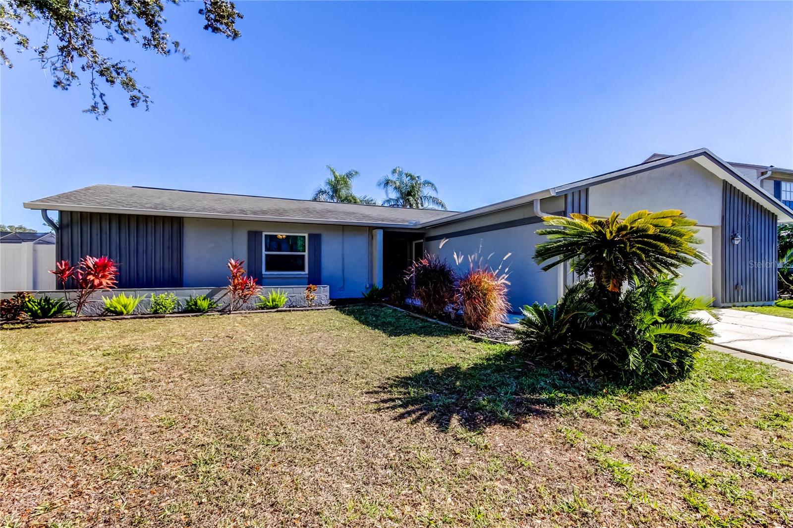 1. Welcome HOME to 16115 Country Crossing Dr. Tampa, Fla 33624 - Located in Country Place! One of the MOST Highly Sought Out Communities in Carrollwood/Citrus Park Area! In the BEST School District in Tampa! Steinbrenner!!!